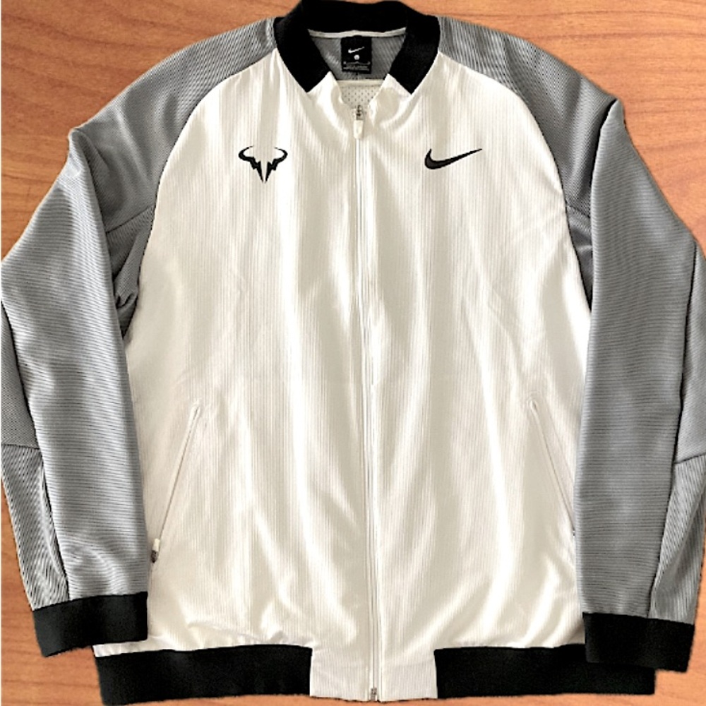 NIKE Men’s Jacket Size M Gray White Black